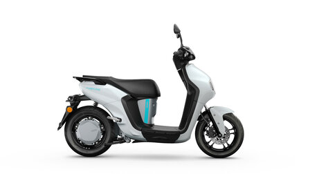 YAMAHA NEO'S DUAL BATTERY