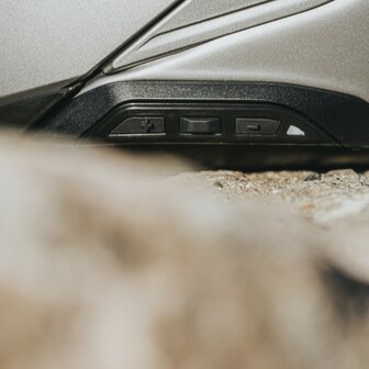 SHOEI NEOTEC 3 Breeze TC-2