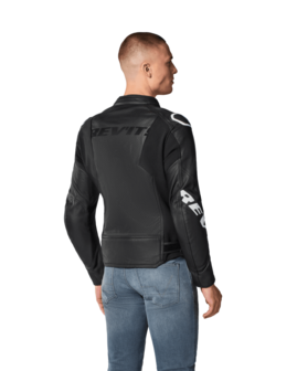 REVIT Motorjas Quadratic