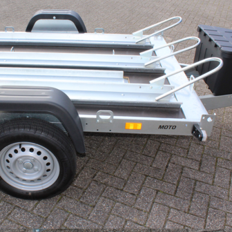 Motor aanhanger huren