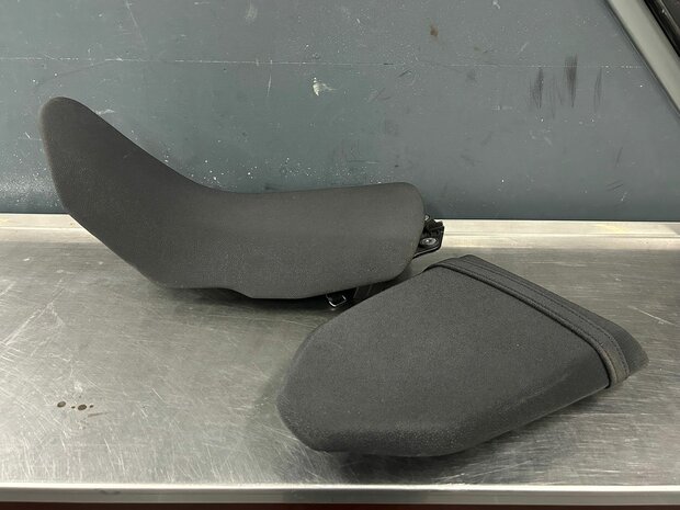 Zadel set Yamaha Tenere 700 origineel