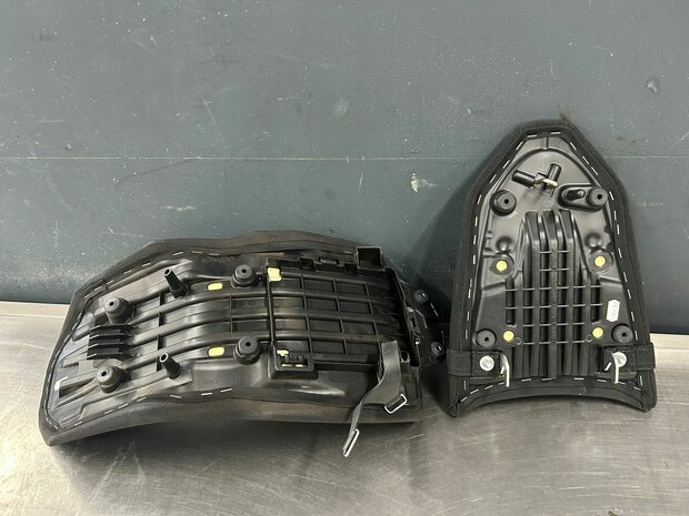 Zadel set Yamaha Tenere 700 origineel
