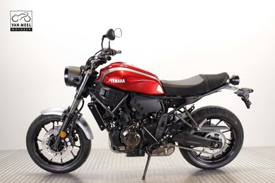 YAMAHA XSR700 Rood