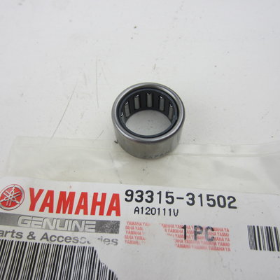 Yamaha YZF R1 onderste naaldlager in koppelingsdeksel