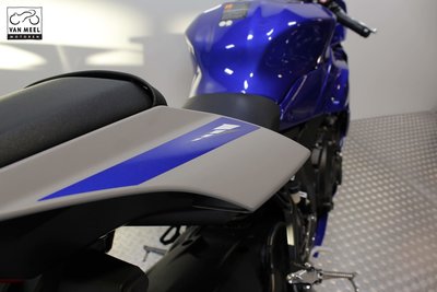 YAMAHA YZF-R1 Icon Blue