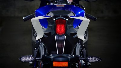 YAMAHA YZF-R6 Icon Blue