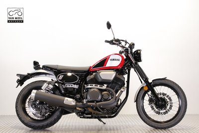 YAMAHA SCR950 Racing red