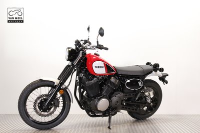 YAMAHA SCR950 Racing red