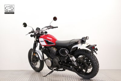 YAMAHA SCR950 Racing red