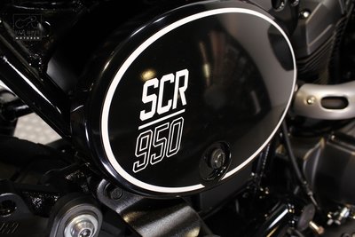 YAMAHA SCR950 Racing red