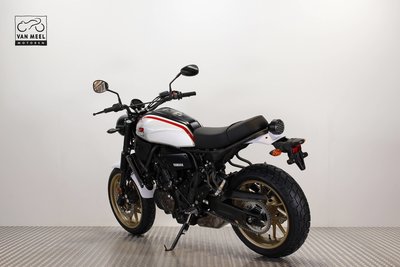 YAMAHA XSR700 XTRIBUTE Tech Black