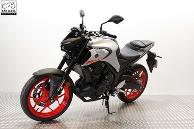 YAMAHA MT-03 Ice Fluo