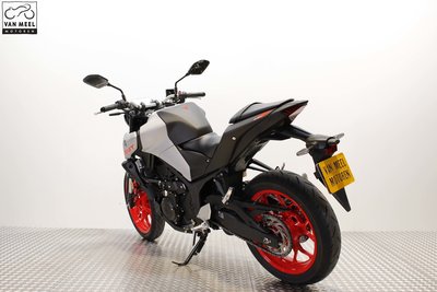 YAMAHA MT-03 Ice Fluo