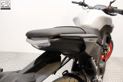 YAMAHA MT-125 Ice Fluo