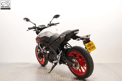 YAMAHA MT-125 Ice Fluo