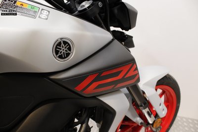 YAMAHA MT-125 Ice Fluo