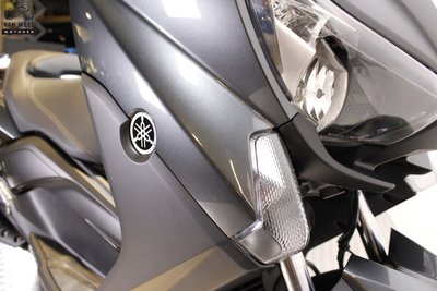 YAMAHA XMAX 400 Sonic Grey