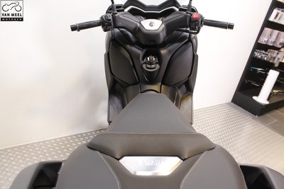 YAMAHA XMAX 300 Sonic Grey