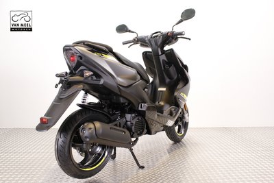 YAMAHA AEROX 4 Matt Grey