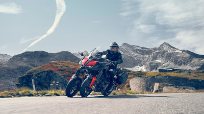 YAMAHA NIKEN GT Tech Black