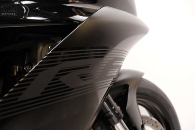 YAMAHA YZF-R6 Midnight Black