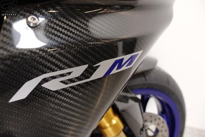 YAMAHA YZF-R1M Icon Performance