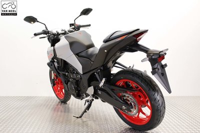 YAMAHA MT-03 Ice Fluo