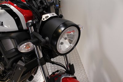 YAMAHA XSR700 Dynamic White