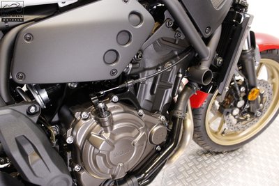 YAMAHA XSR700 Dynamic White