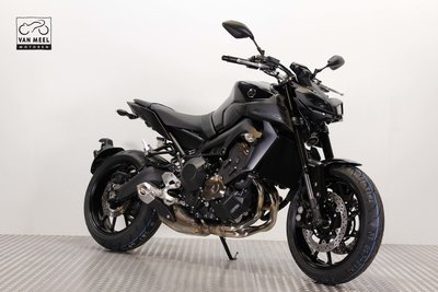 YAMAHA MT-09 Tech Black huurmotor