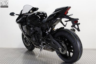 YAMAHA YZF-R1 Midnight Black