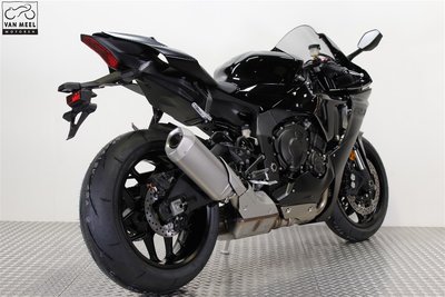 YAMAHA YZF-R1 Midnight Black