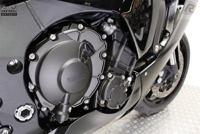 YAMAHA YZF-R1 Midnight Black