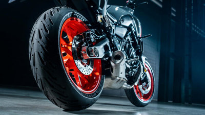 YAMAHA MT-07 Storm Fluo