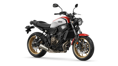YAMAHA XSR700 Dynamic White