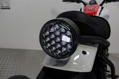 YAMAHA XSR700 Dynamic White