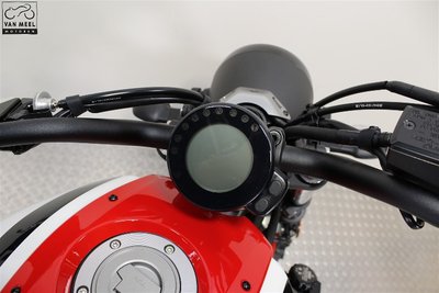 YAMAHA XSR700 Dynamic White