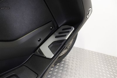 YAMAHA TMAX 560 Sword Grey
