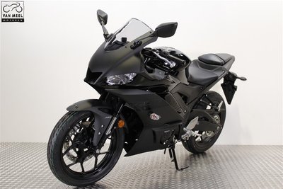 YAMAHA YZF-R3 Midnight Black