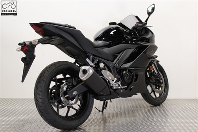 YAMAHA YZF-R3 Midnight Black