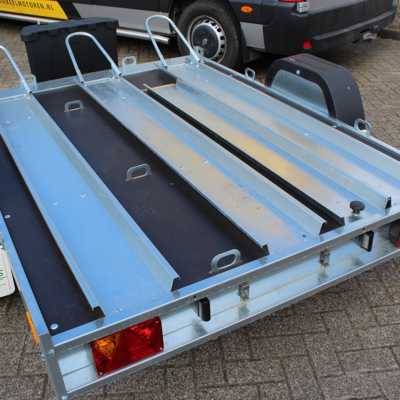 Motor aanhanger huren