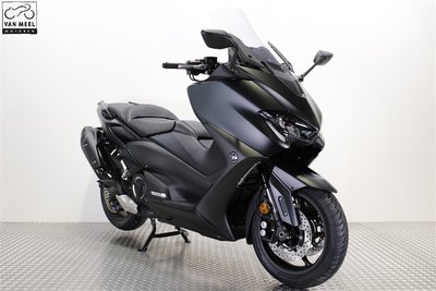 YAMAHA TMAX 560 Sword Grey huurmotor