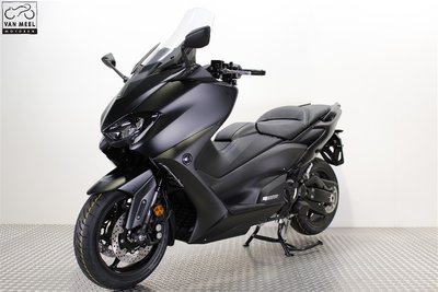 YAMAHA TMAX 560 Sword Grey huurmotor