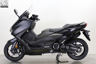 YAMAHA TMAX 560 Sword Grey huurmotor