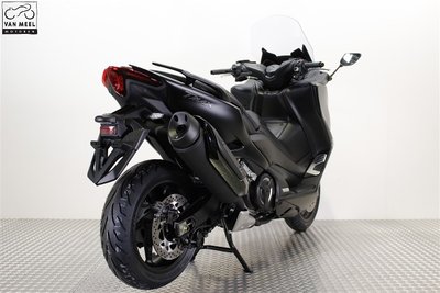 YAMAHA TMAX 560 Sword Grey huurmotor