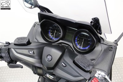 YAMAHA TMAX 560 Sword Grey huurmotor
