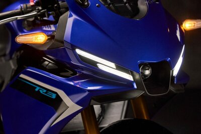 YAMAHA YZF-R3 (2025)