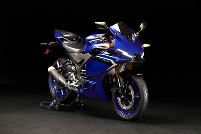 YAMAHA YZF-R3 (2025)