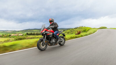 YAMAHA TRACER 7