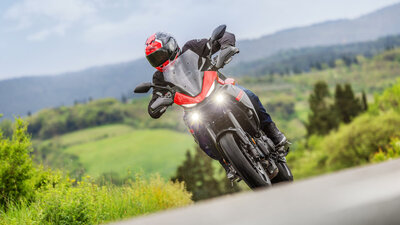 YAMAHA TRACER 7